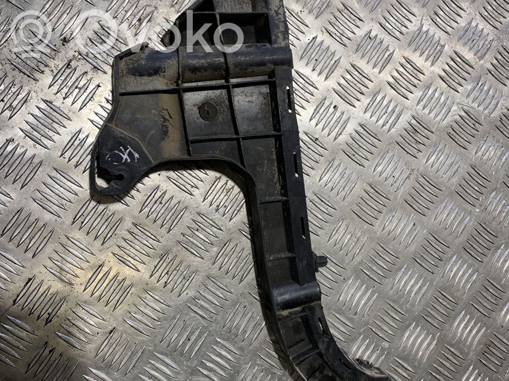 Volvo V70 Takapuskurin kannake 
