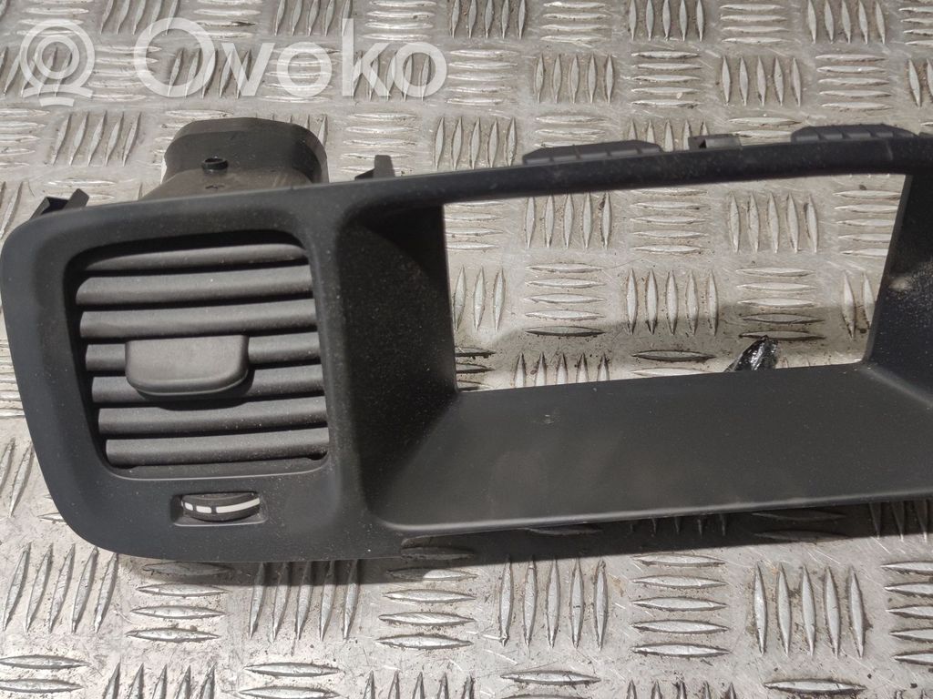 Volvo V60 Dysze / Kratki środkowego nawiewu deski rozdzielczej 