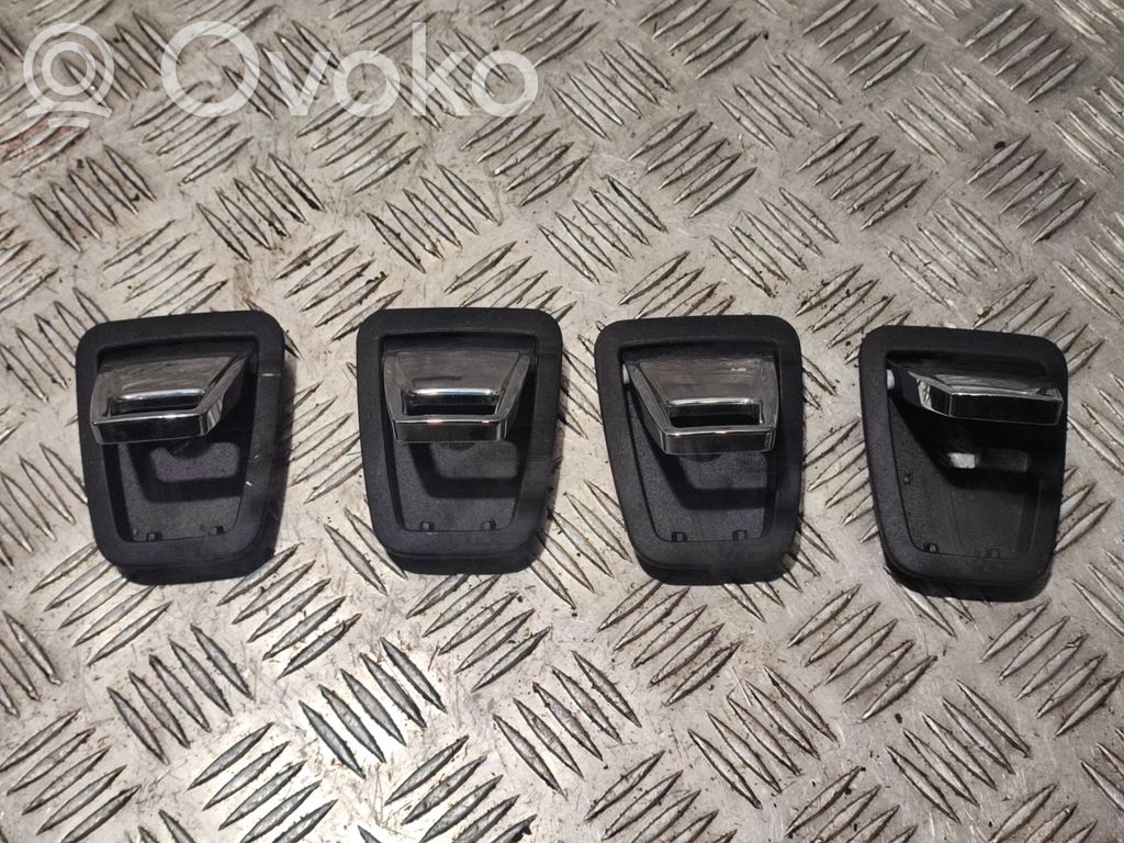 Volvo XC90 Tie down hook / loop 