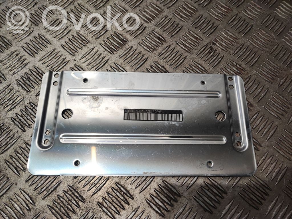 Mercedes-Benz E W212 Tailgate trim 