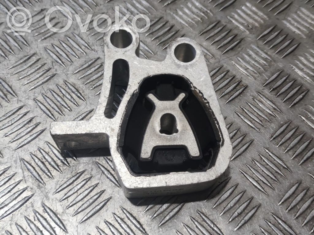 Mercedes-Benz EQB Engine mount bracket 