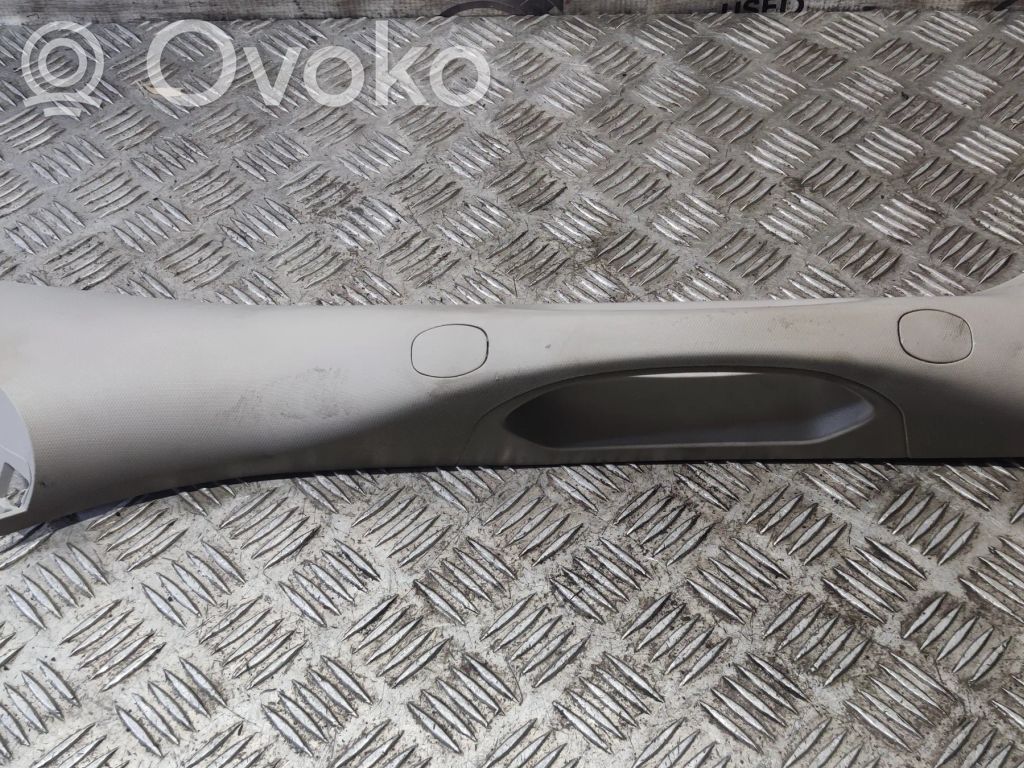 Dodge RAM 1500 DS (A) pillar trim 