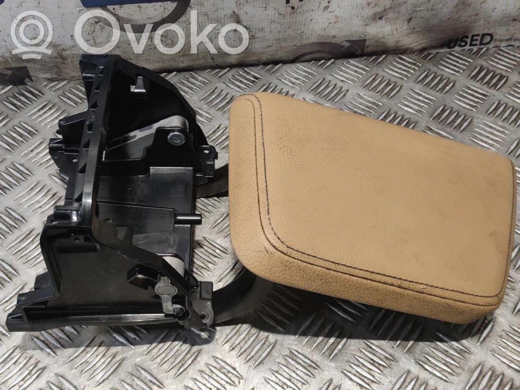 Volvo XC60 Armrest 