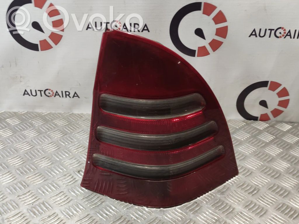 Mercedes-Benz C W204 Lampa tylna 