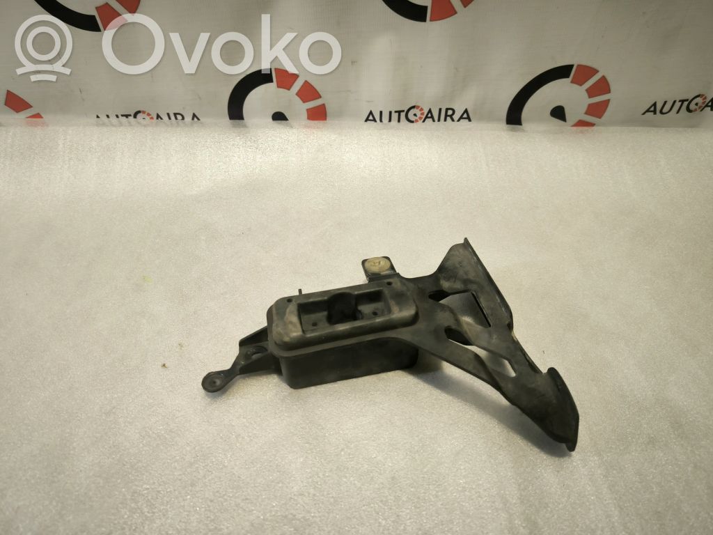 Jacking socket point   7P5802820