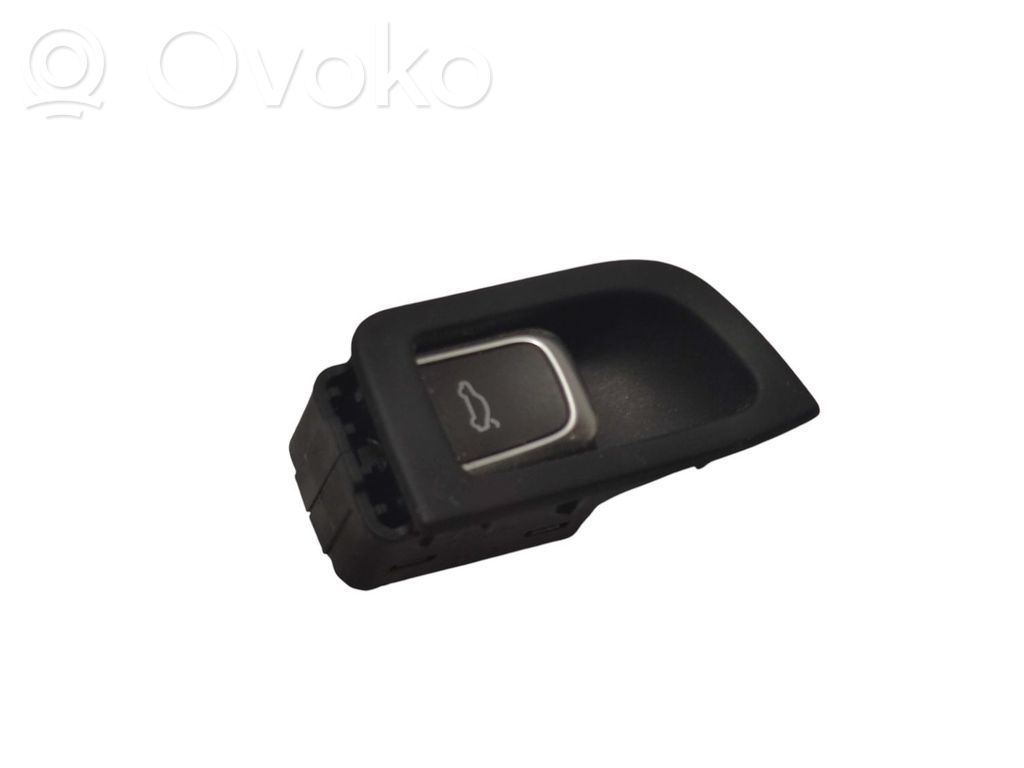 Tailgate/boot open switch button   8T1959829