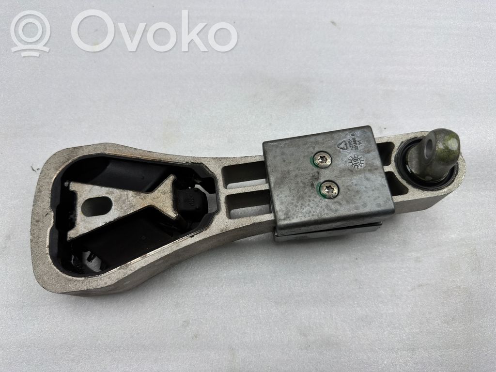 Engine mount bracket   31480552