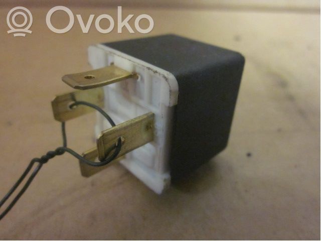 Saab 900 Other relay 