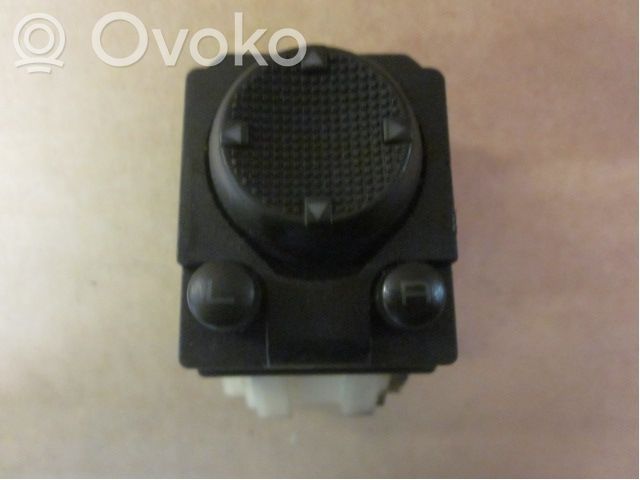 Volkswagen Golf III Включатель зеркал 