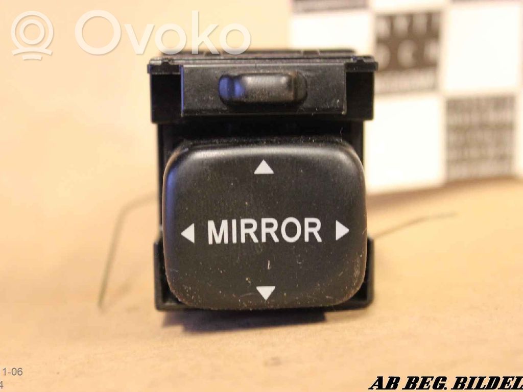 Wing mirror switch   183547