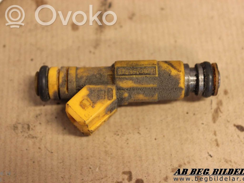Volvo 850 Fuel injector 