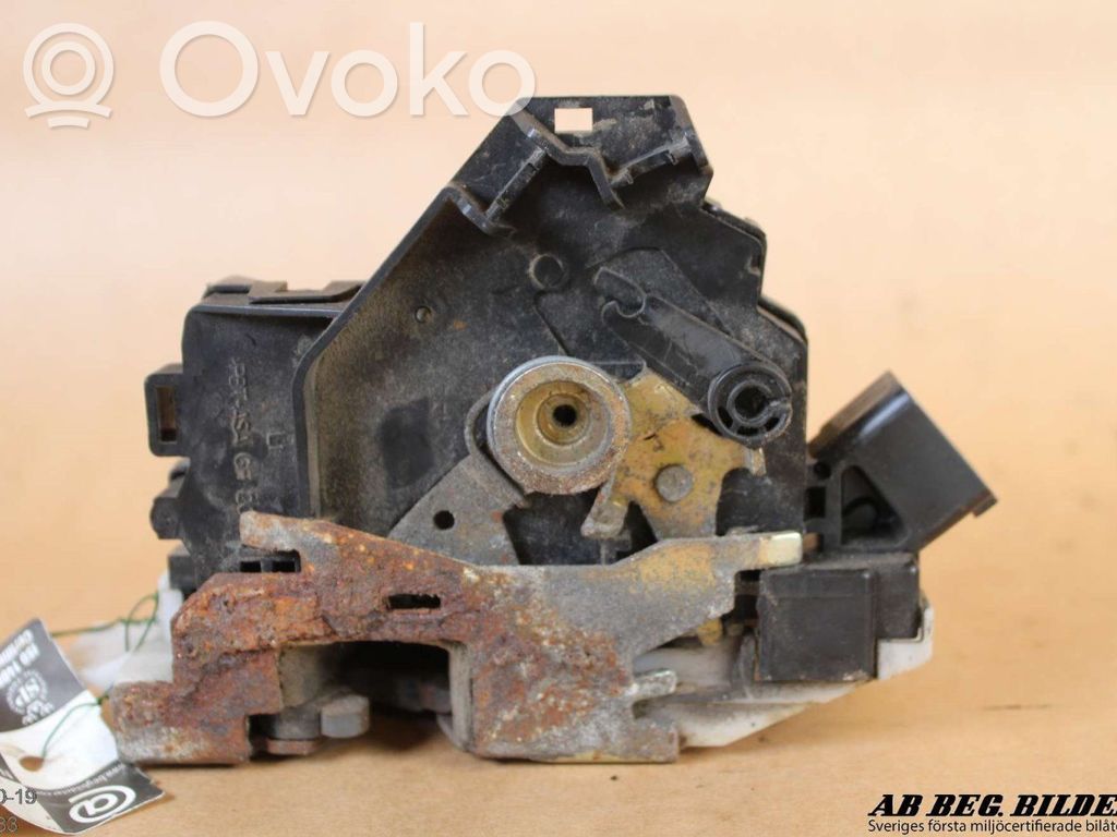 Rear door lock   2S4AA26413CB