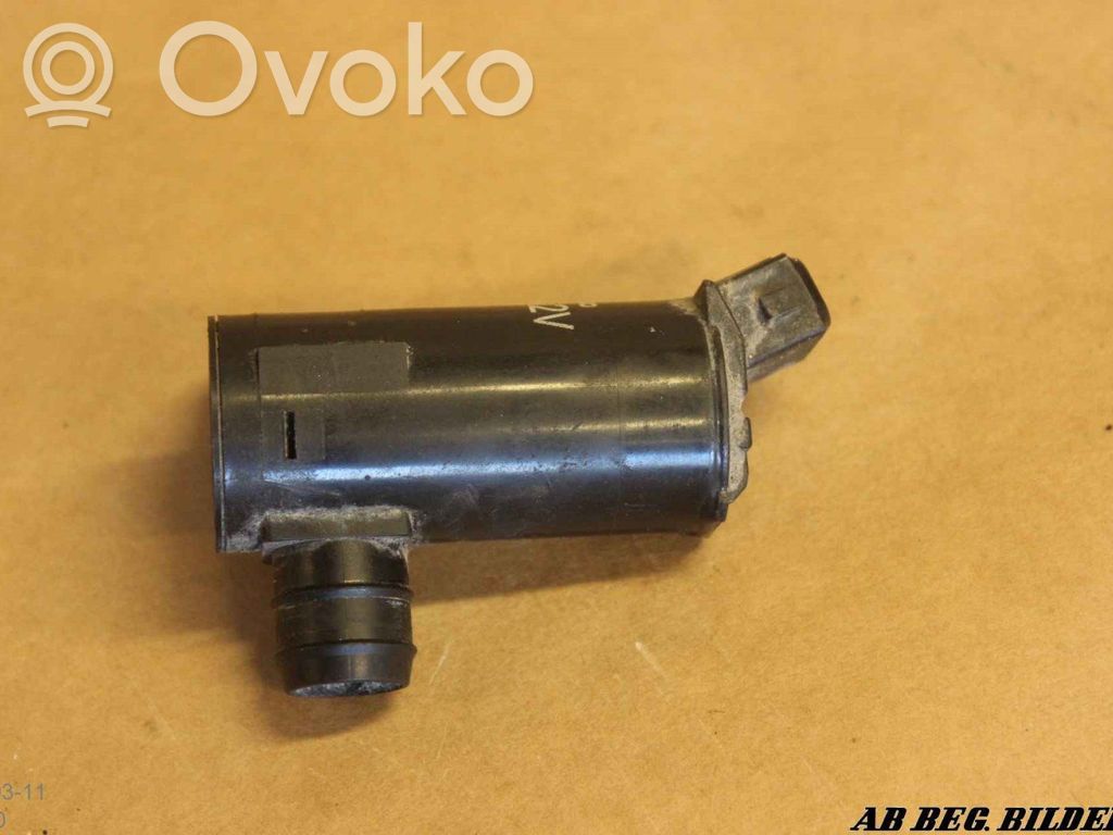 Saab 9000 CS Windscreen/windshield washer pump 