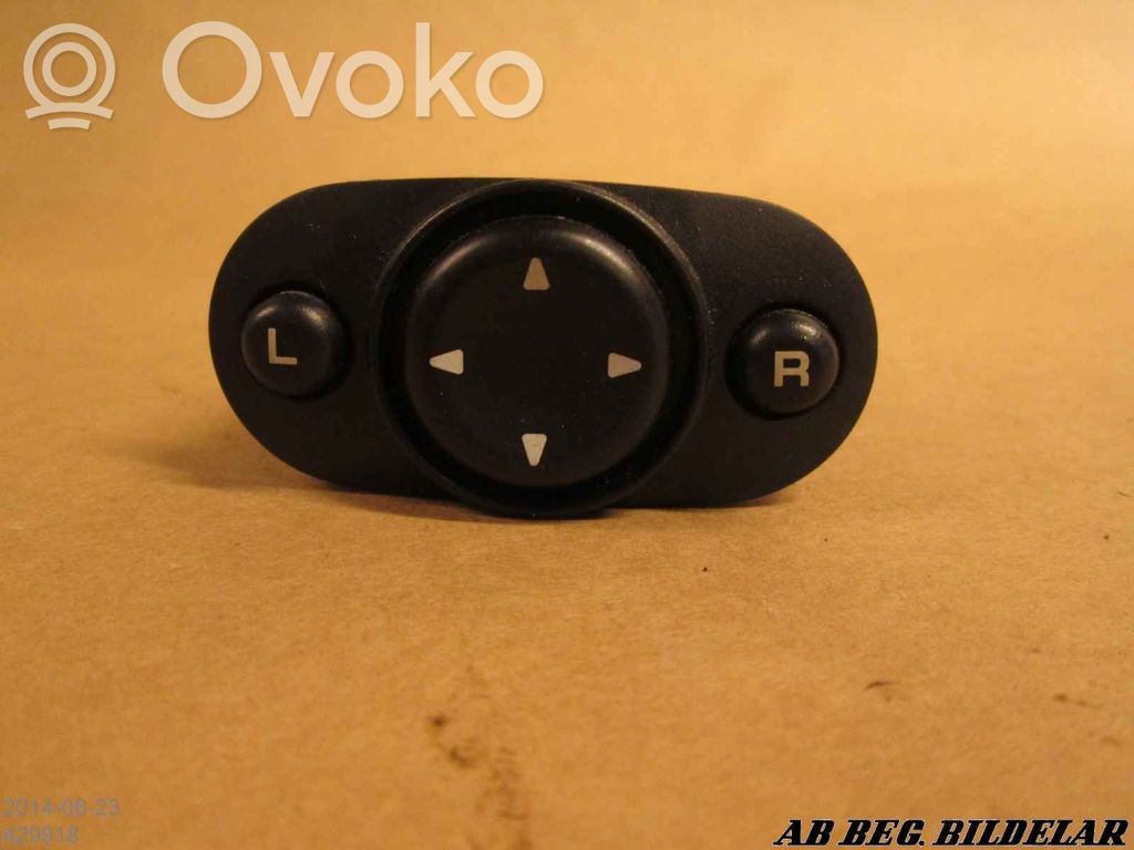 Wing mirror switch   04608505AB