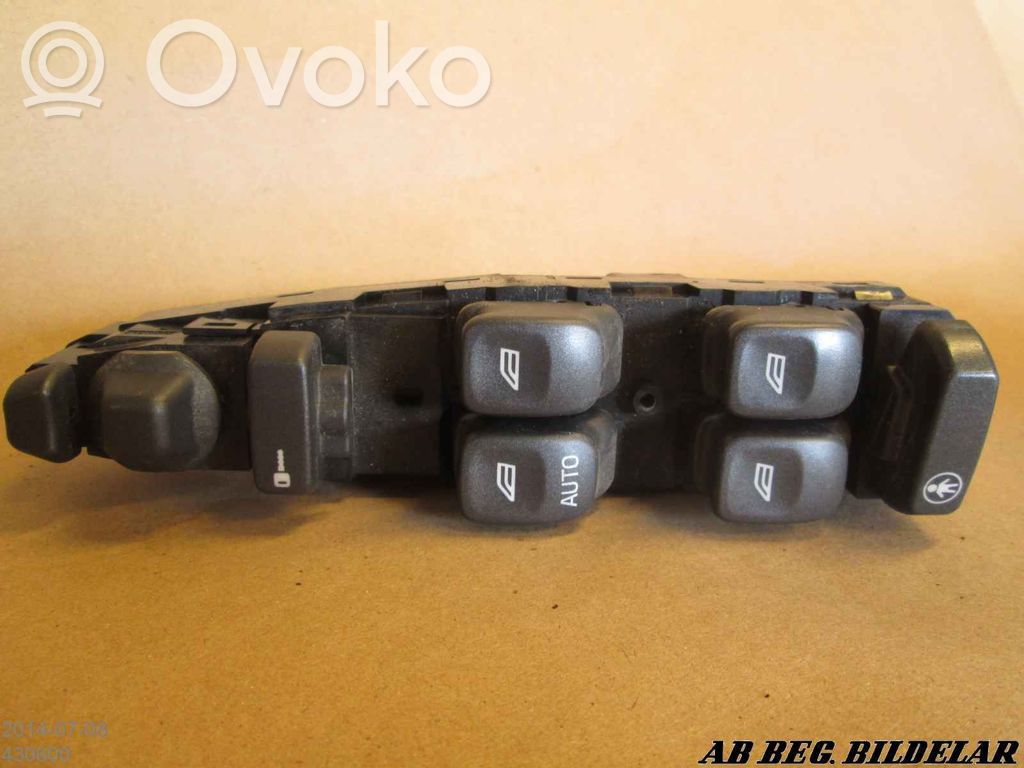 Electric window control switch   30889747
