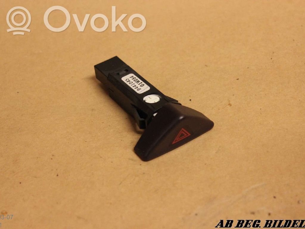Hazard light switch   9441045
