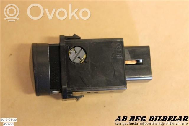 Fog light switch