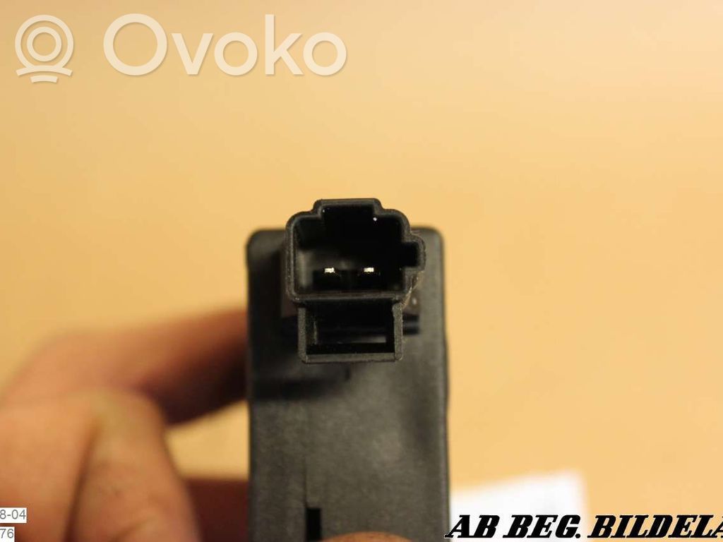 Loading door lock   90460062