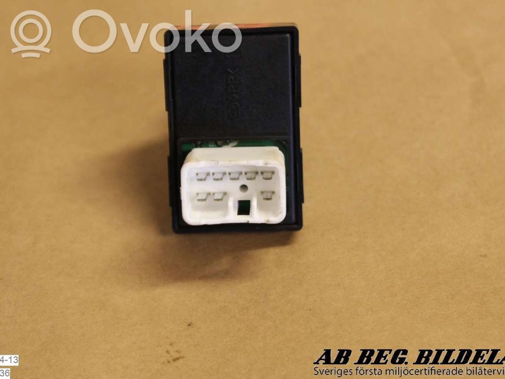 Electric window control switch   935751H100