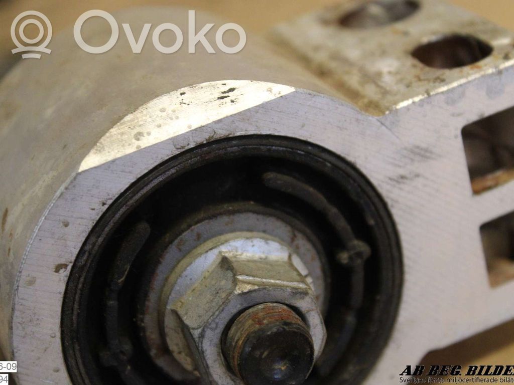 Front lower control arm/wishbone