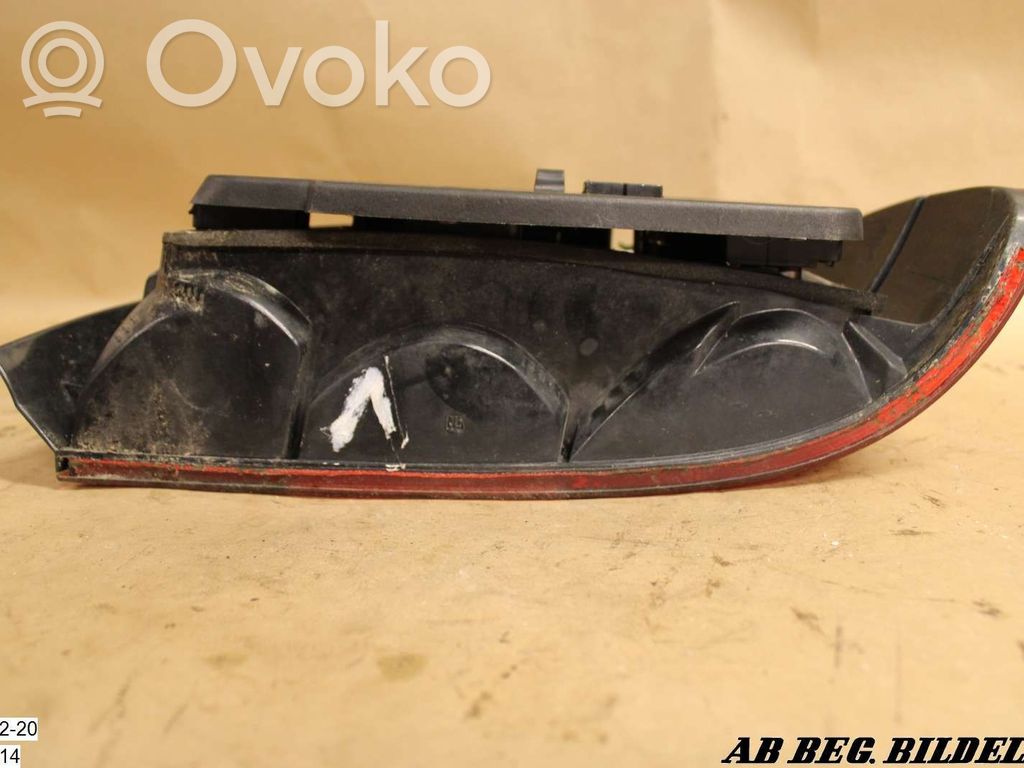 Rear/tail lights   8358031