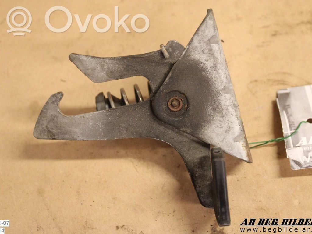 Volvo S80 Engine bonnet/hood lock/latch loop/hook 