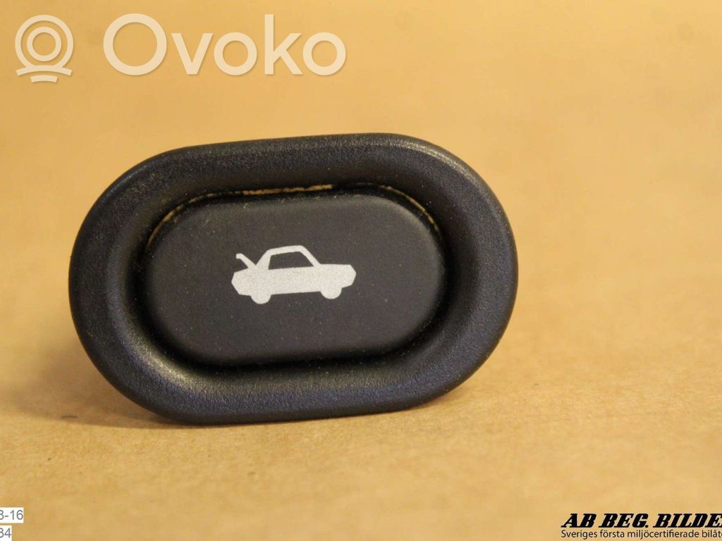 Tailgate/boot open switch button   4733440,156796