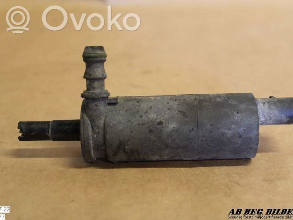 Headlight washer pump   67128377613
