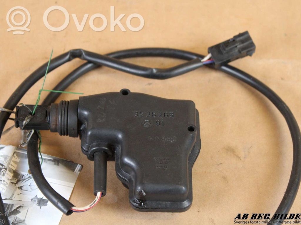 Loading door lock   3538266