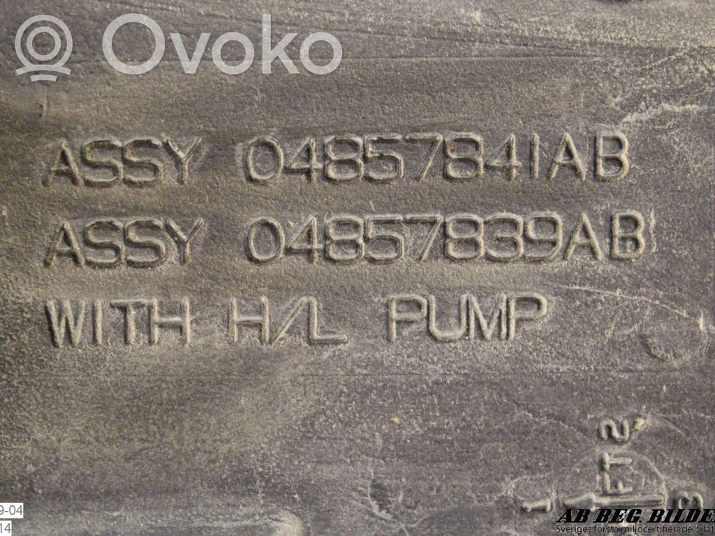 Windscreen/windshield washer pump   04857841AB