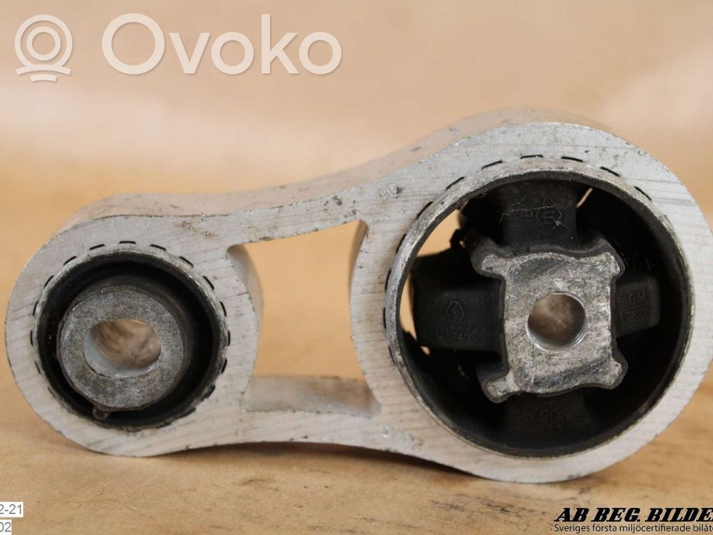 Nissan Primastar Engine mounting bracket 