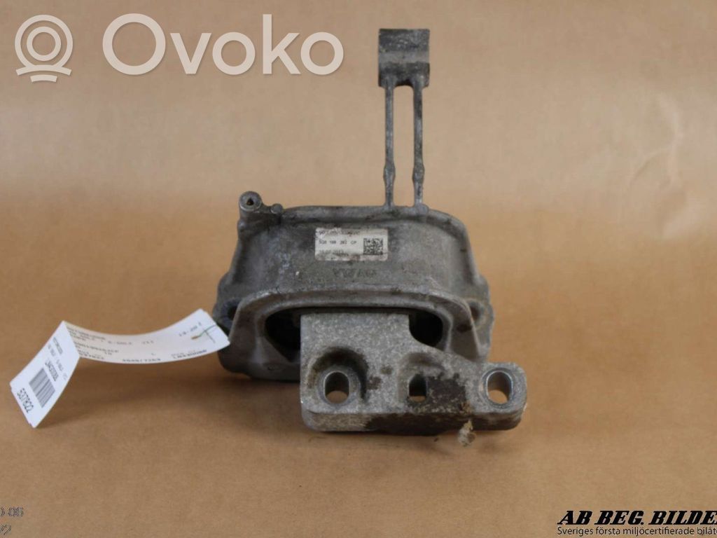 Engine mount bracket   5Q0199262CP