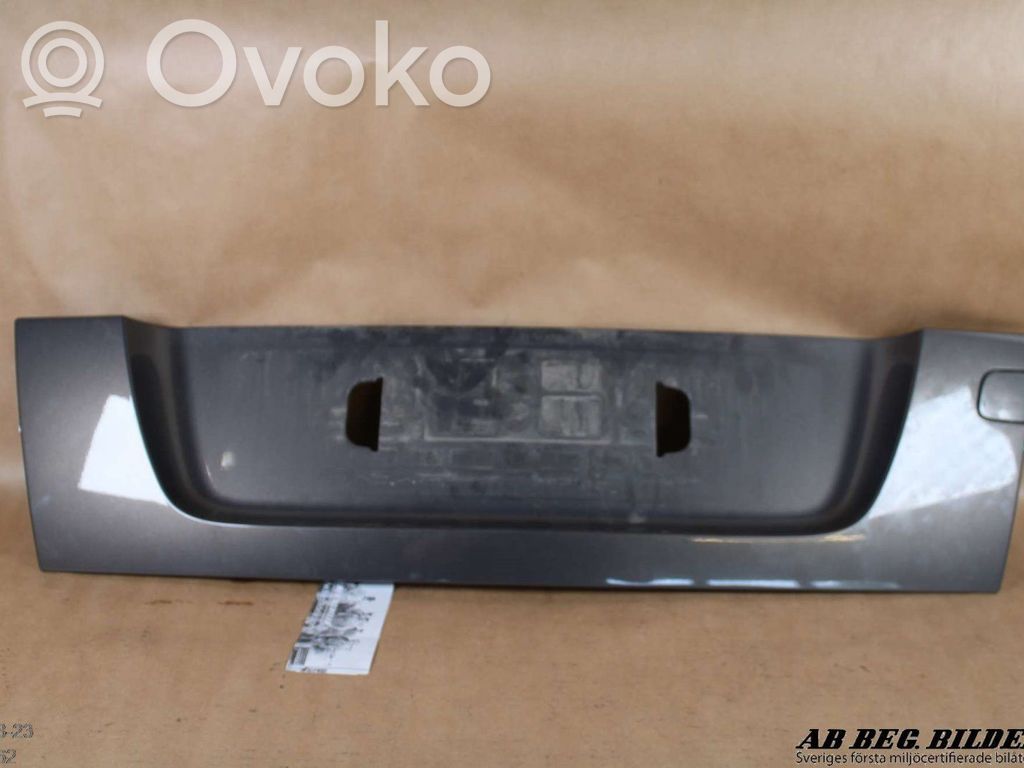 Tailgate trim   5283619