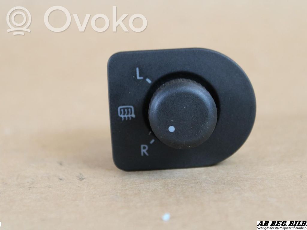 Volkswagen PASSAT B5.5 Wing mirror switch 