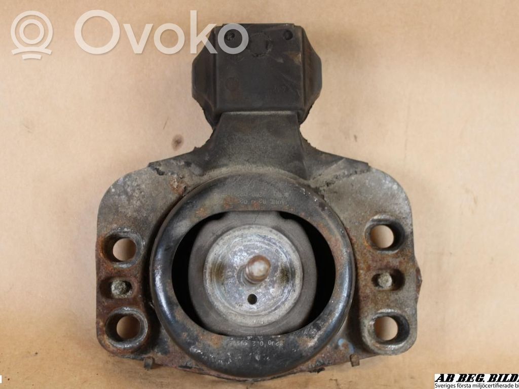 Engine mounting bracket   7700315476