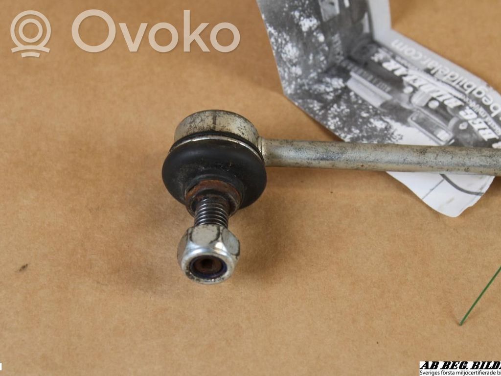 Volvo V70 Sway bar bush bracket, front 