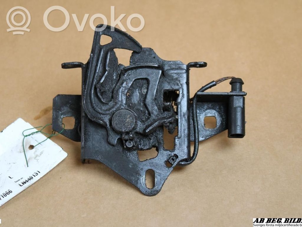 Volkswagen PASSAT B5.5 Engine bonnet/hood lock/catch 