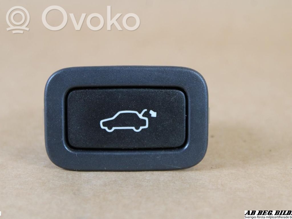 Volvo V70 Tailgate/boot open switch button 
