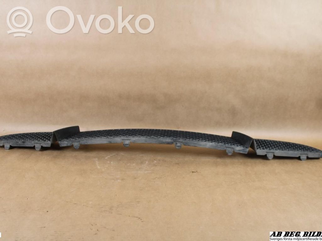 BMW 1 E81 E87 Front bumper upper radiator grill 