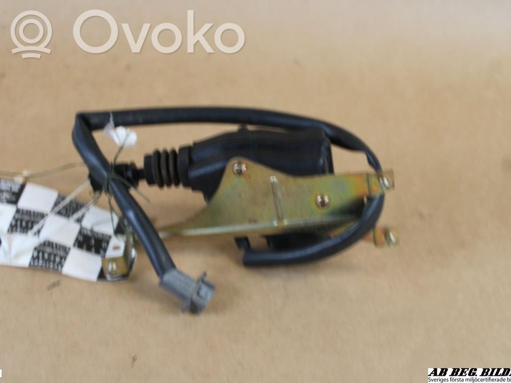Loading door lock   1334023