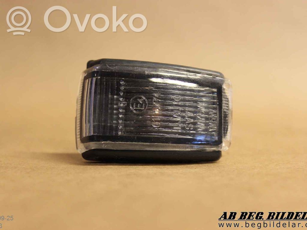Volvo 240 Kierunkowskaz błotnika przedniego 