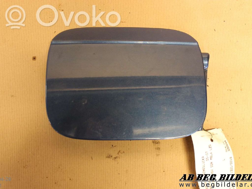 Audi A4 S4 B7 8E 8H Siłownik klapki wlewu paliwa