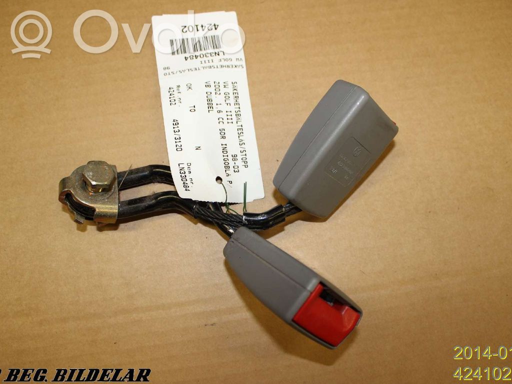 Volkswagen Golf IV Boucle de ceinture de sécurité avant 