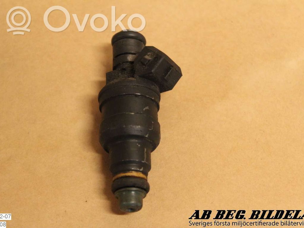 Volkswagen PASSAT B5 Injecteur de carburant 