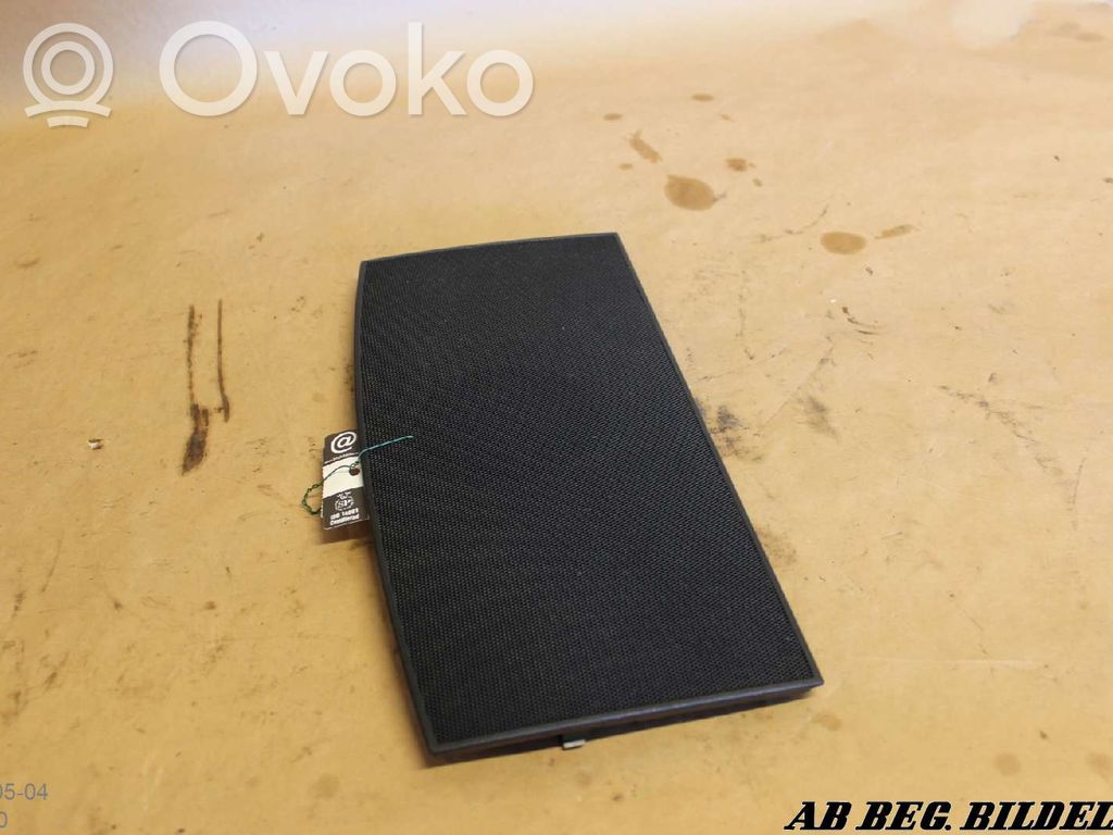 Volkswagen Crafter Cache enceinte centrale