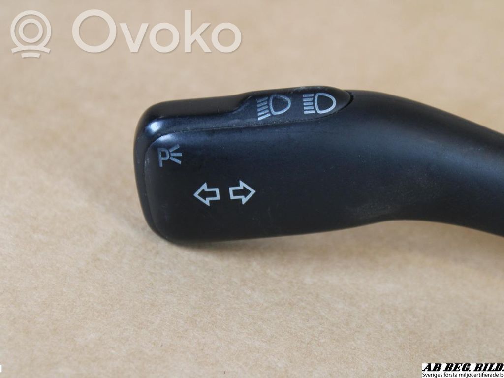 Volkswagen Golf IV Manetka / Przełącznik kierunkowskazów 