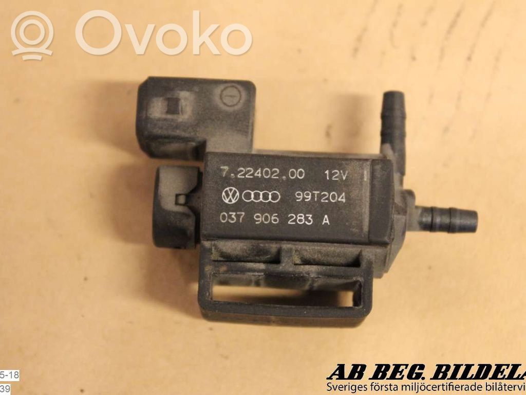 Audi A4 S4 B5 8D Valvola di depressione 