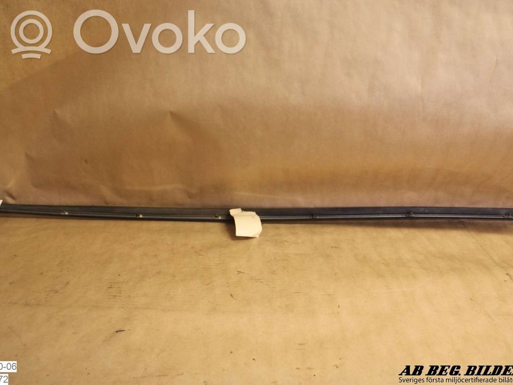 Volvo 240 Rivestimento passaruota anteriore