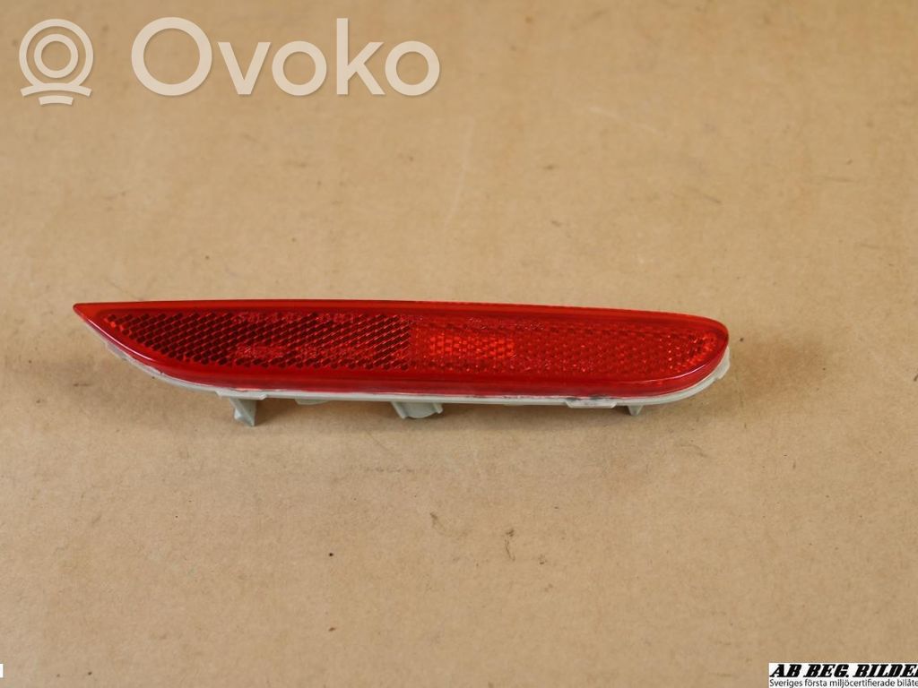 Nissan Qashqai Reflector spate 