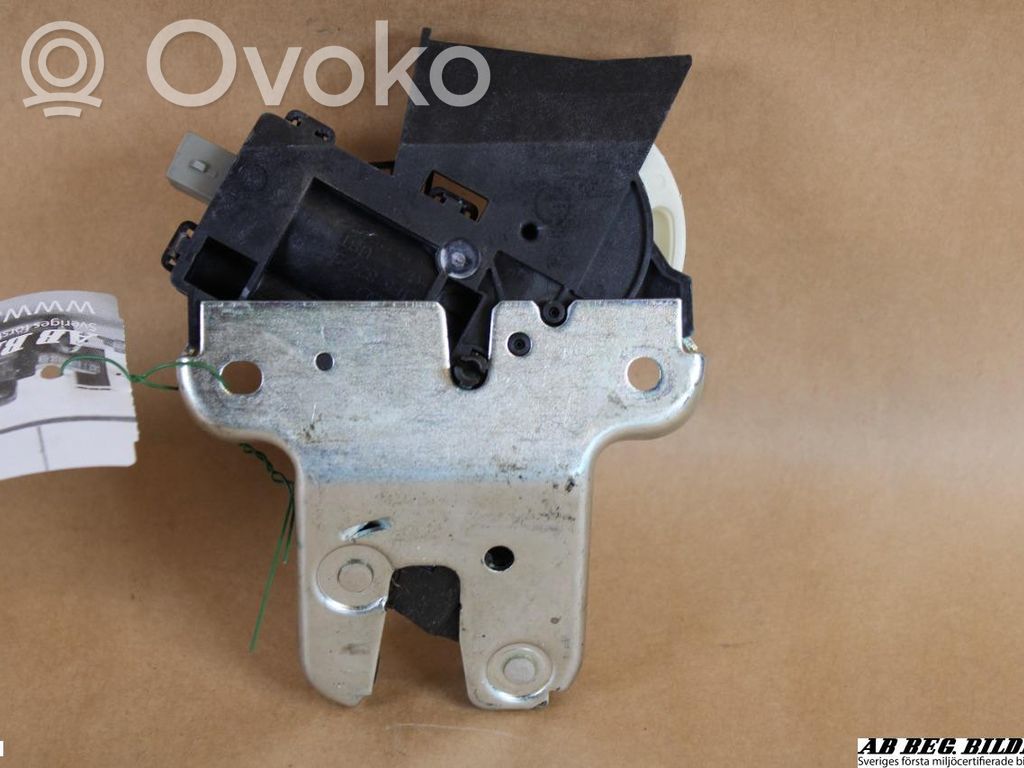 Volkswagen PASSAT B6 Serrure de loquet coffre 